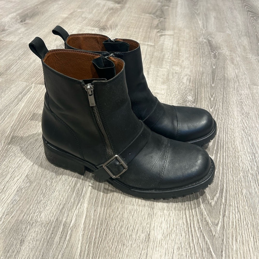 Lucky Brand Moto Boot Ondalucia Dual Zipper Buckle Leather Black 13M US/43 EUR